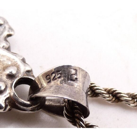 Vintage Sterling Repousse Flower Design Large Cross 20" Pendant Necklace 23.09g - Picture 2 of 4